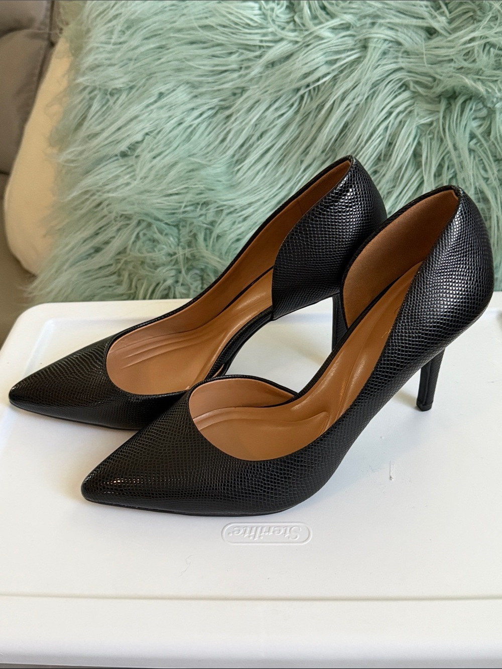 Jessica Simpson Black Pointed-Toe Stiletto Pumps - Picture 2 of 8